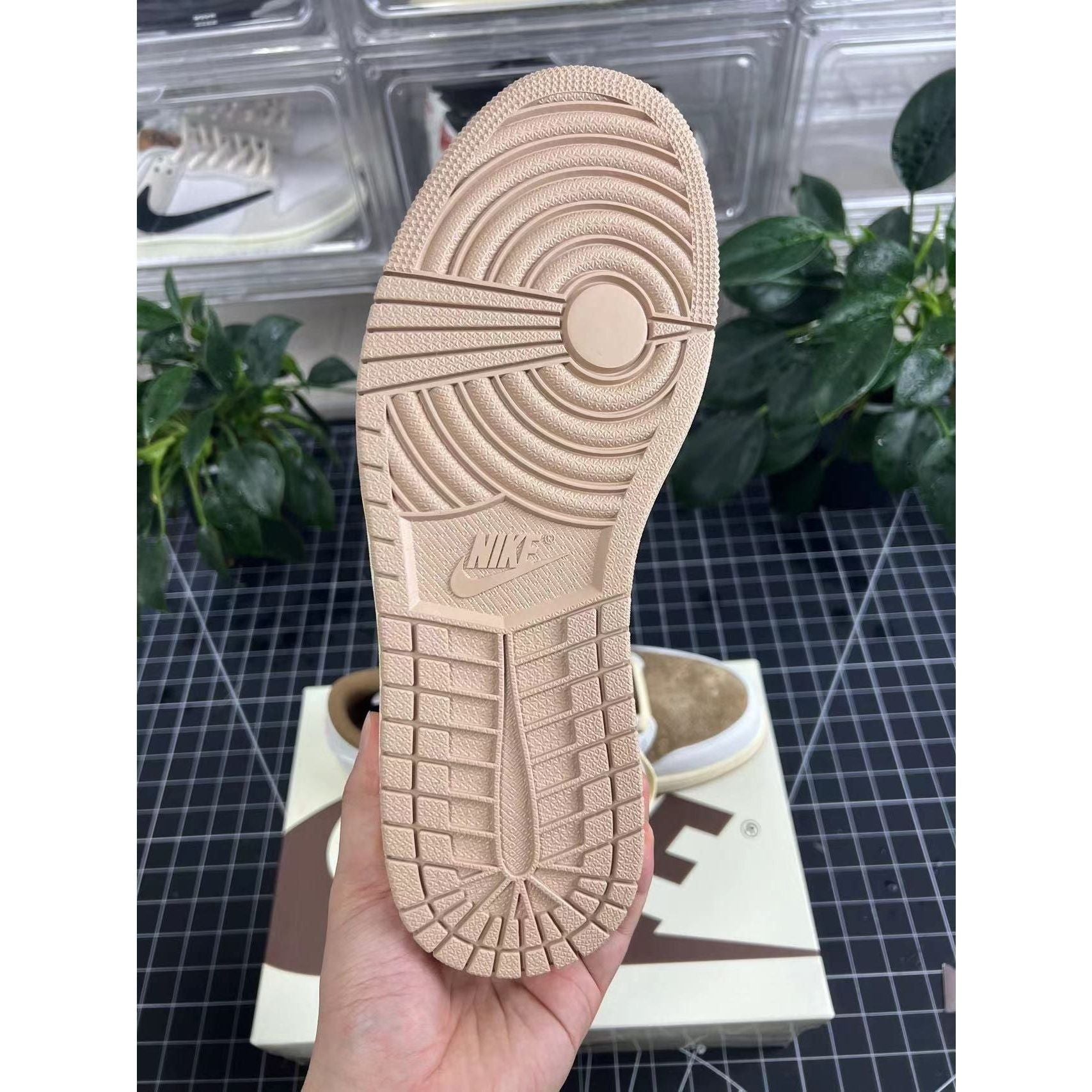 AJ 1 Low x Travis Scott 'Pale Pony' - Image 7